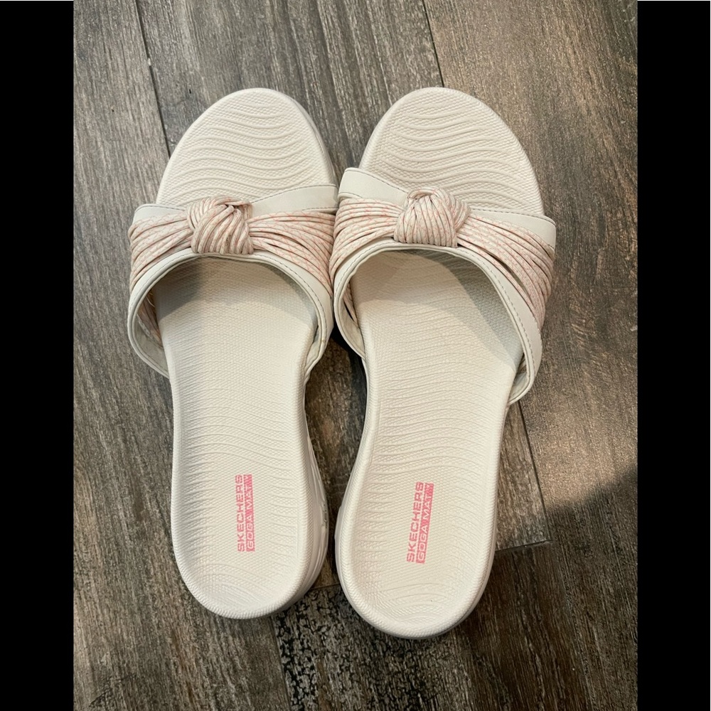 Women’s Skechers GOGA Mat Slide Sandals